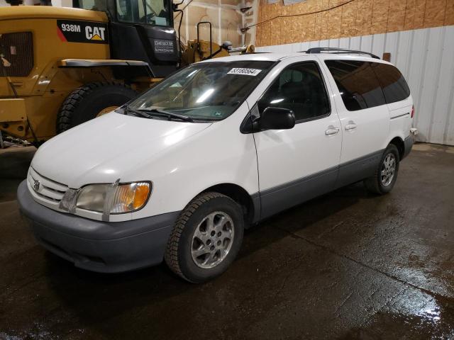 Lot #2503782215 2001 TOYOTA SIENNA LE salvage car
