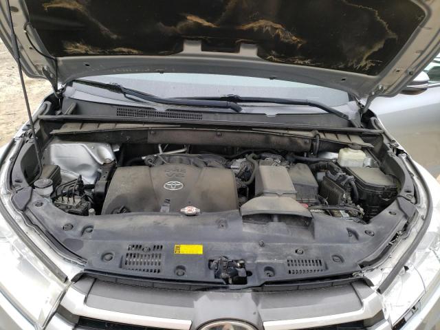 2018 Toyota Highlander Le VIN: 5TDBZRFH5JS495388 Lot: 51424594