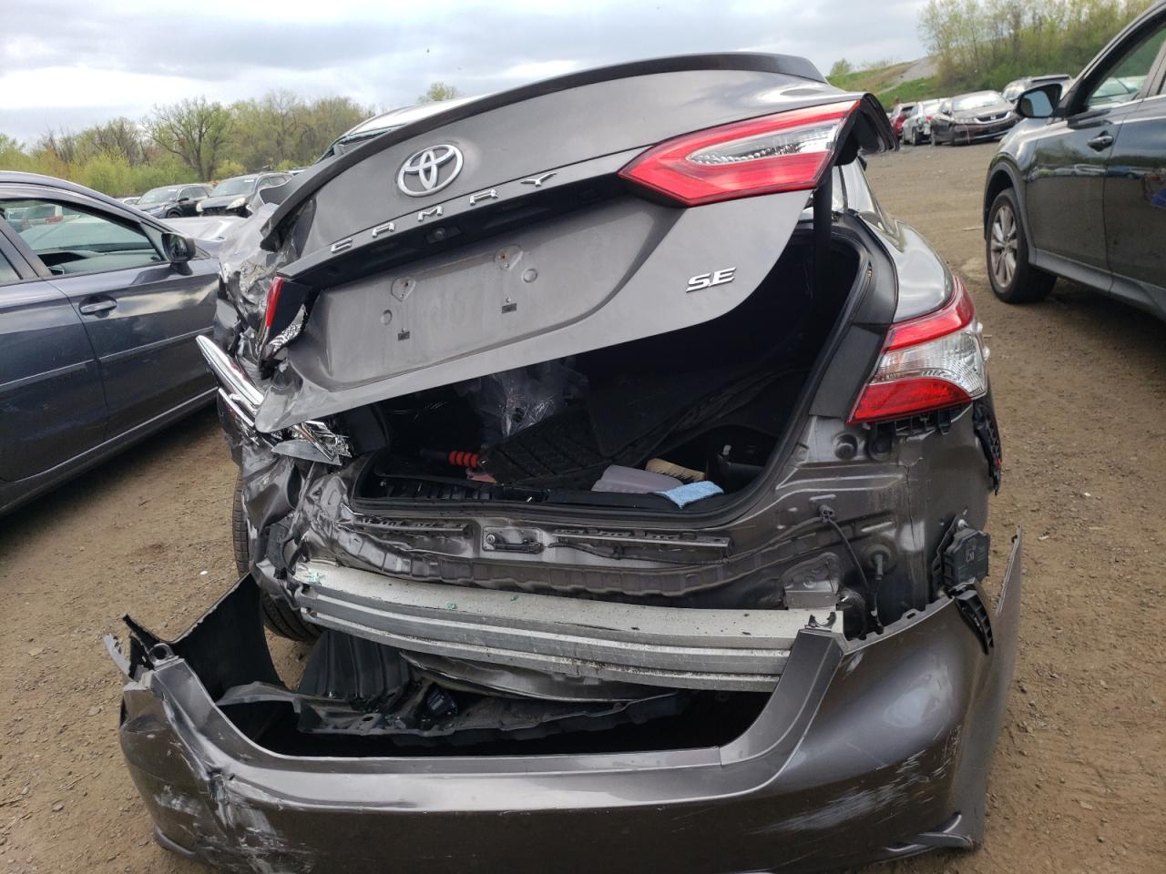 4T1B11HK7JU550982 2018 Toyota Camry L