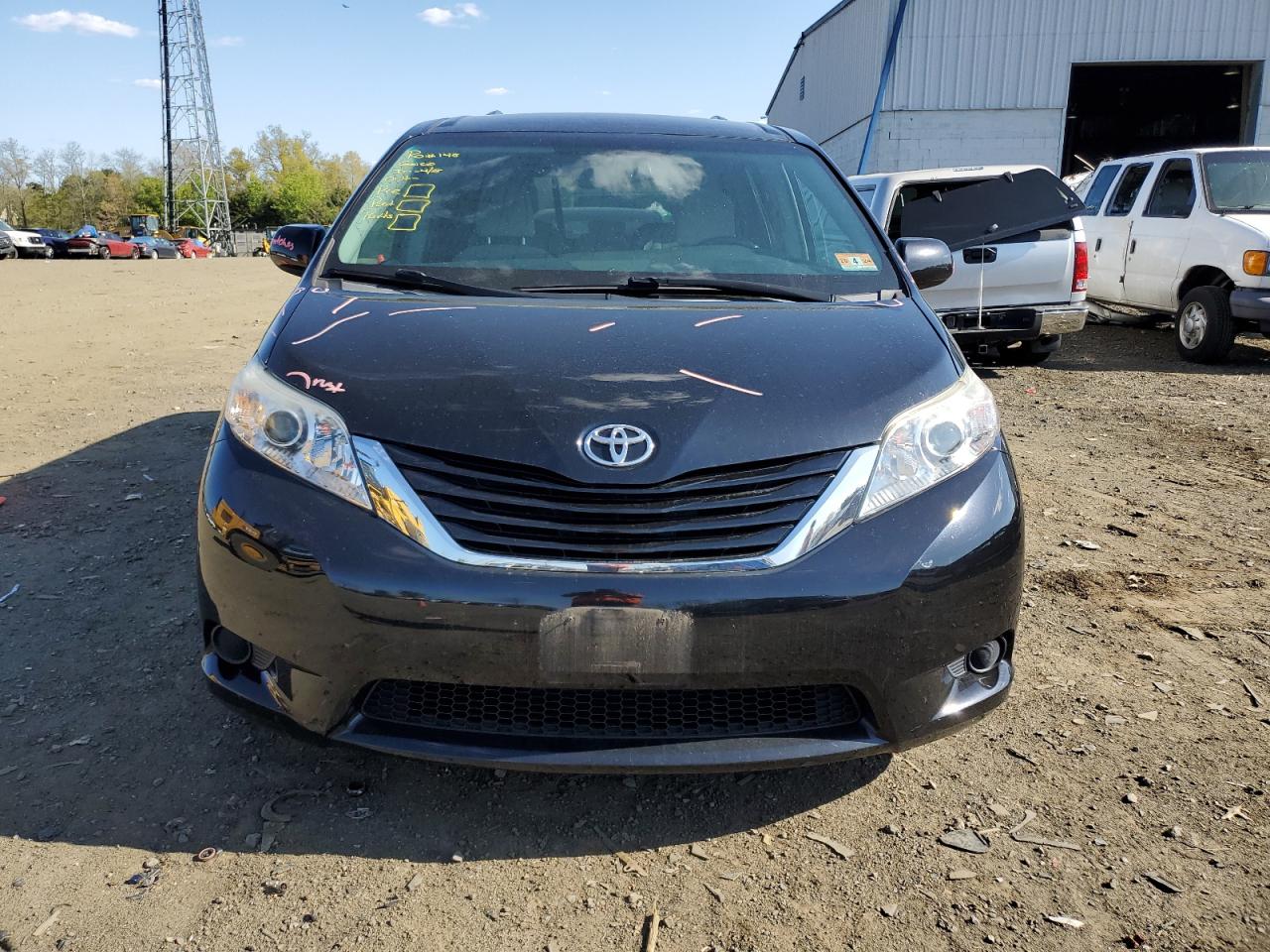 5TDKZ3DC3HS842375 2017 Toyota Sienna Le