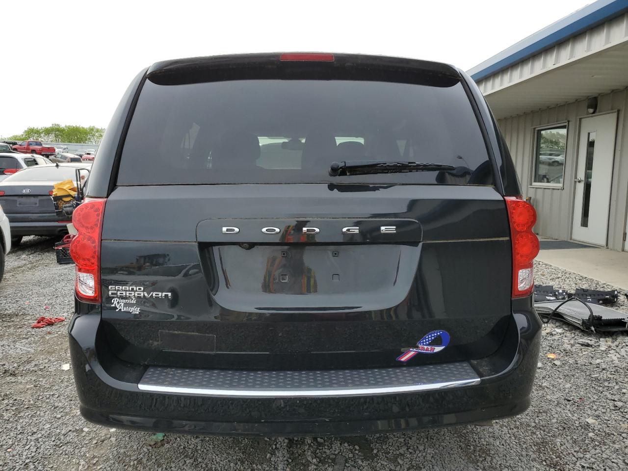 2C4RDGBG2JR308129 2018 Dodge Grand Caravan Se