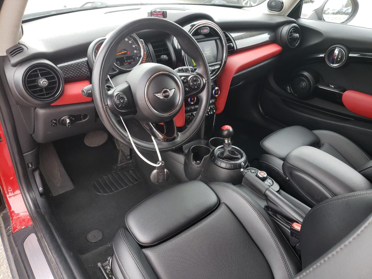 2017 Mini Cooper S vin: WMWXP7C5XH3B93844