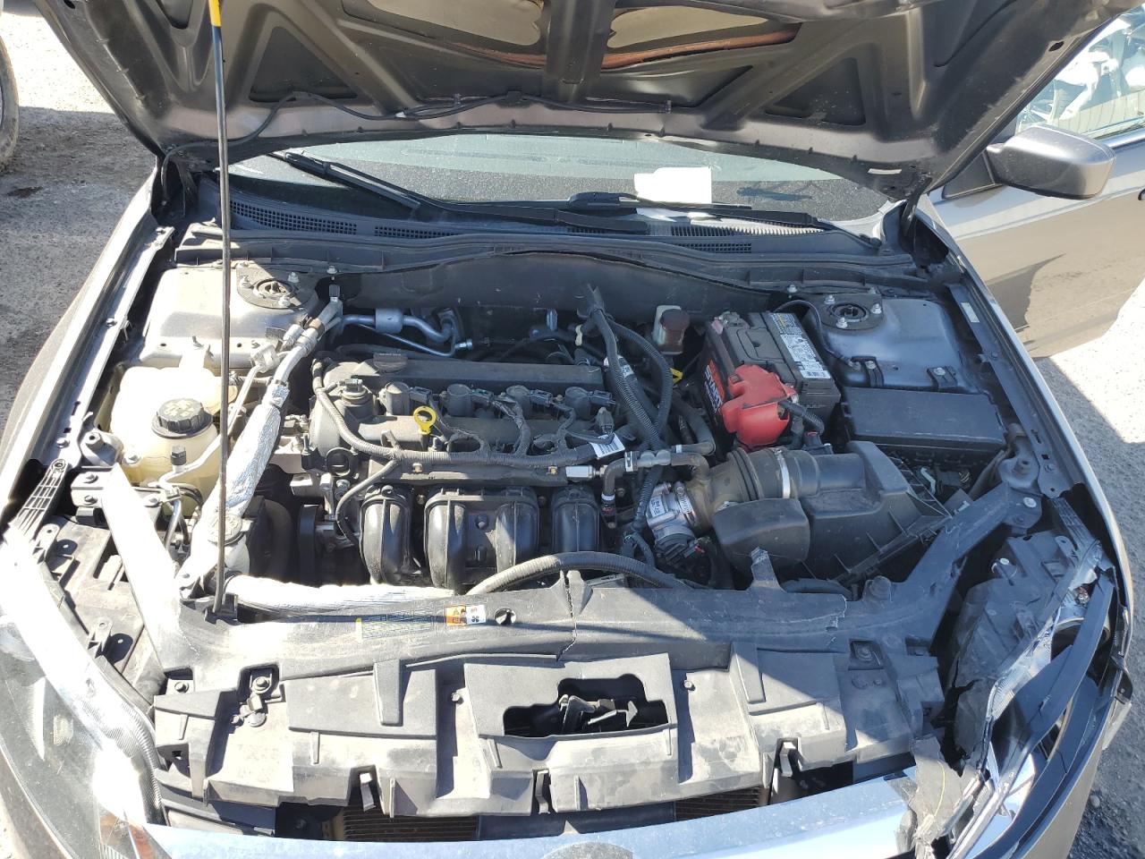 3FAHP0HA0BR201353 2011 Ford Fusion Se