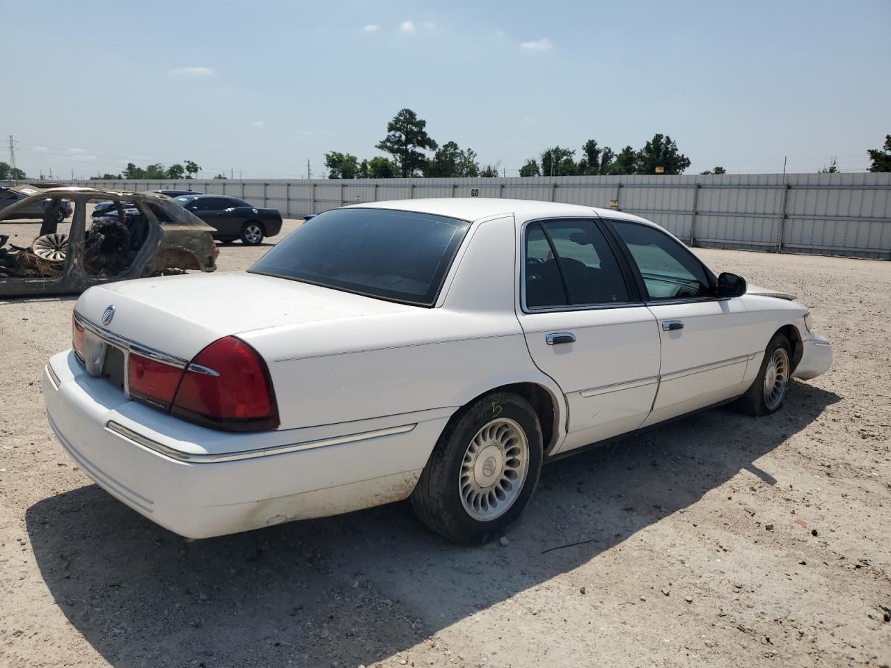 2MEFM75W42X615934 2002 Mercury Grand Marquis Ls