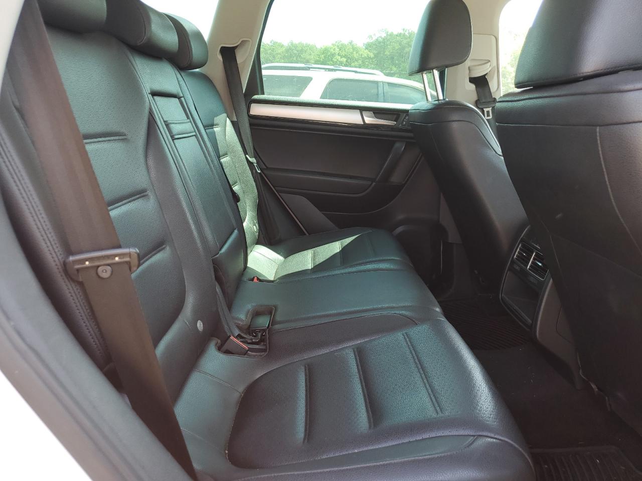 WVGEF9BP8CD007757 2012 Volkswagen Touareg V6