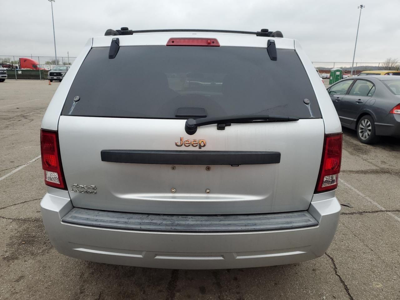 1J8GR48K49C543132 2009 Jeep Grand Cherokee Laredo