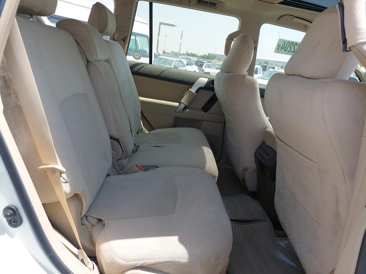 JTEBU3FJ4P5097260 Auction: COPART UAE Lot: 52362204 Location: DUBAI INDUSTRIAL CITY - DUBAI JTEBU3FJ4P5097260 TOYOTA PRADO 2023 WHITE Photo 6