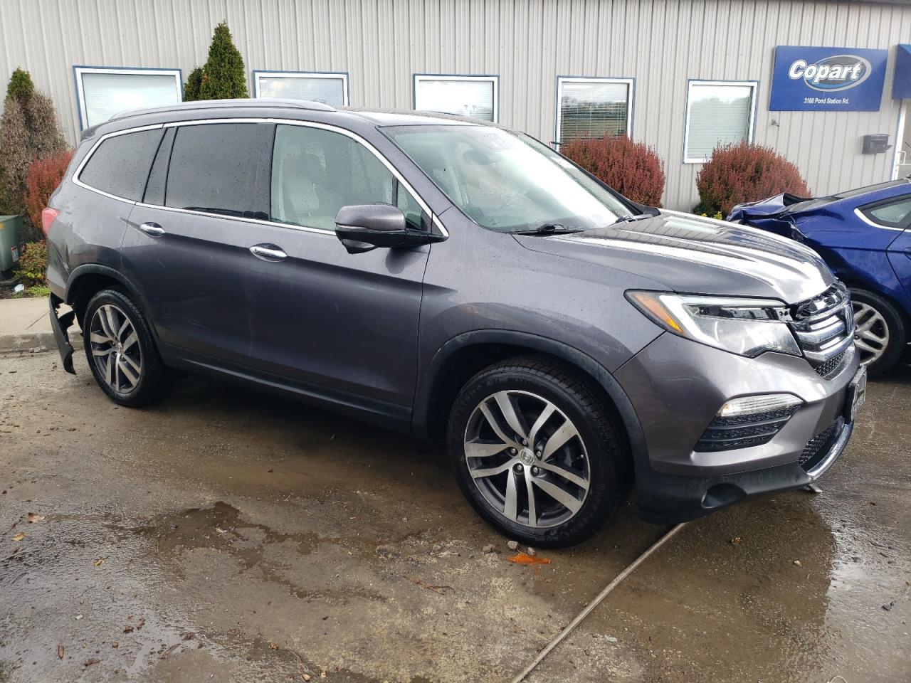 2017 Honda Pilot Touring vin: 5FNYF6H99HB040579