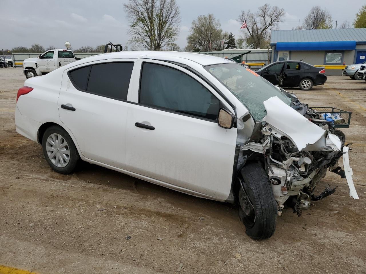 3N1CN7AP0JL817592 2018 Nissan Versa S