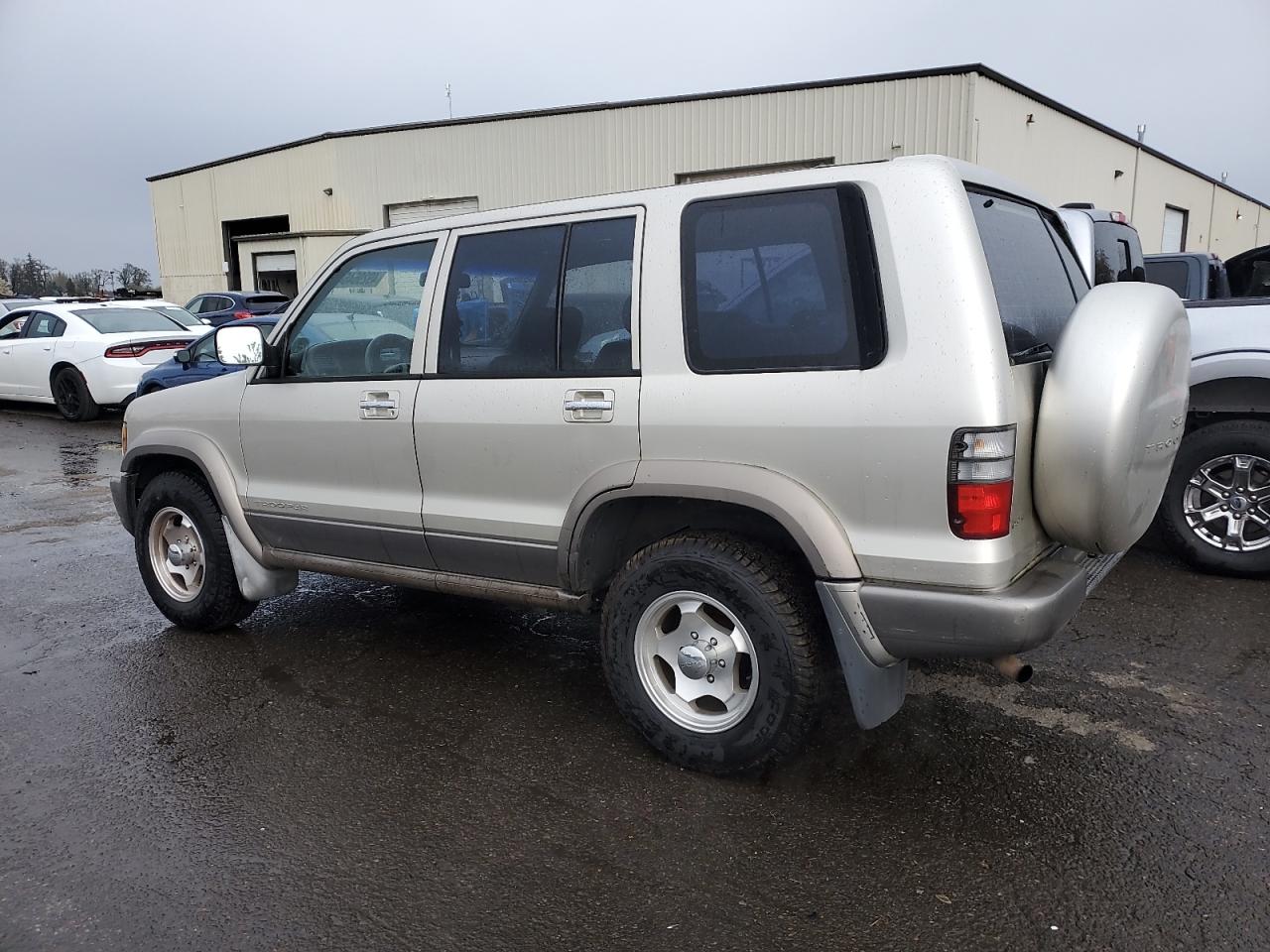 JACDJ58X717J01699 2001 Isuzu Trooper S