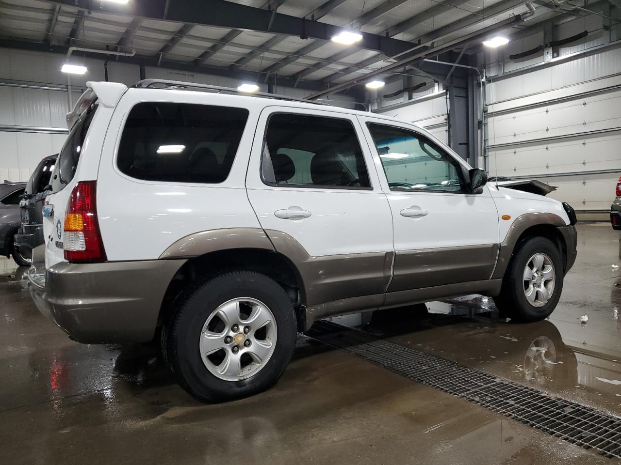 4F2YZ04124KM08425 2004 Mazda Tribute Lx