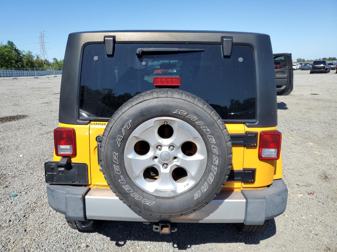 1C4GJWBG2DL543766 2014 Jeep Wrangler Sahara