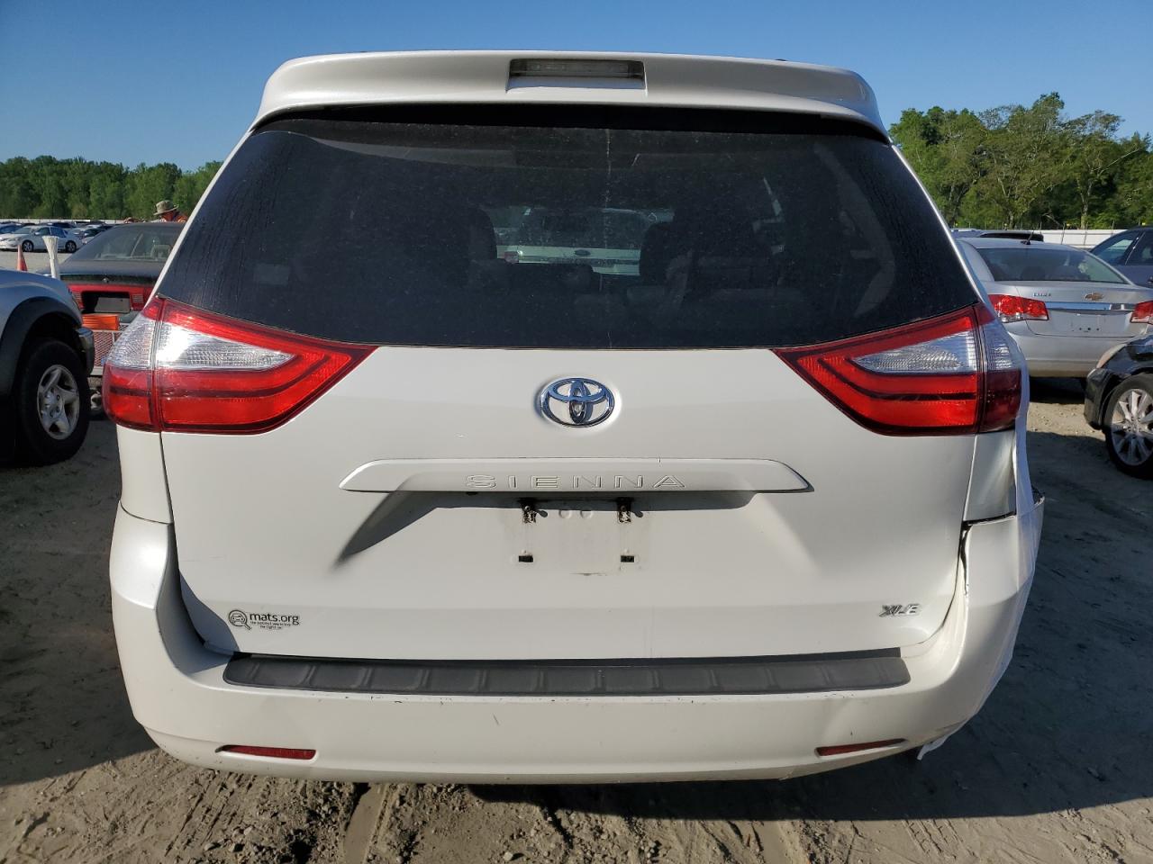 Lot #2698289305 2016 TOYOTA SIENNA XLE