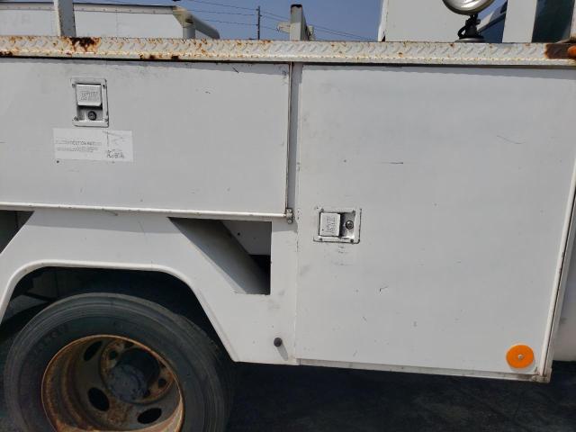 2001 Ford F550 - Image 11