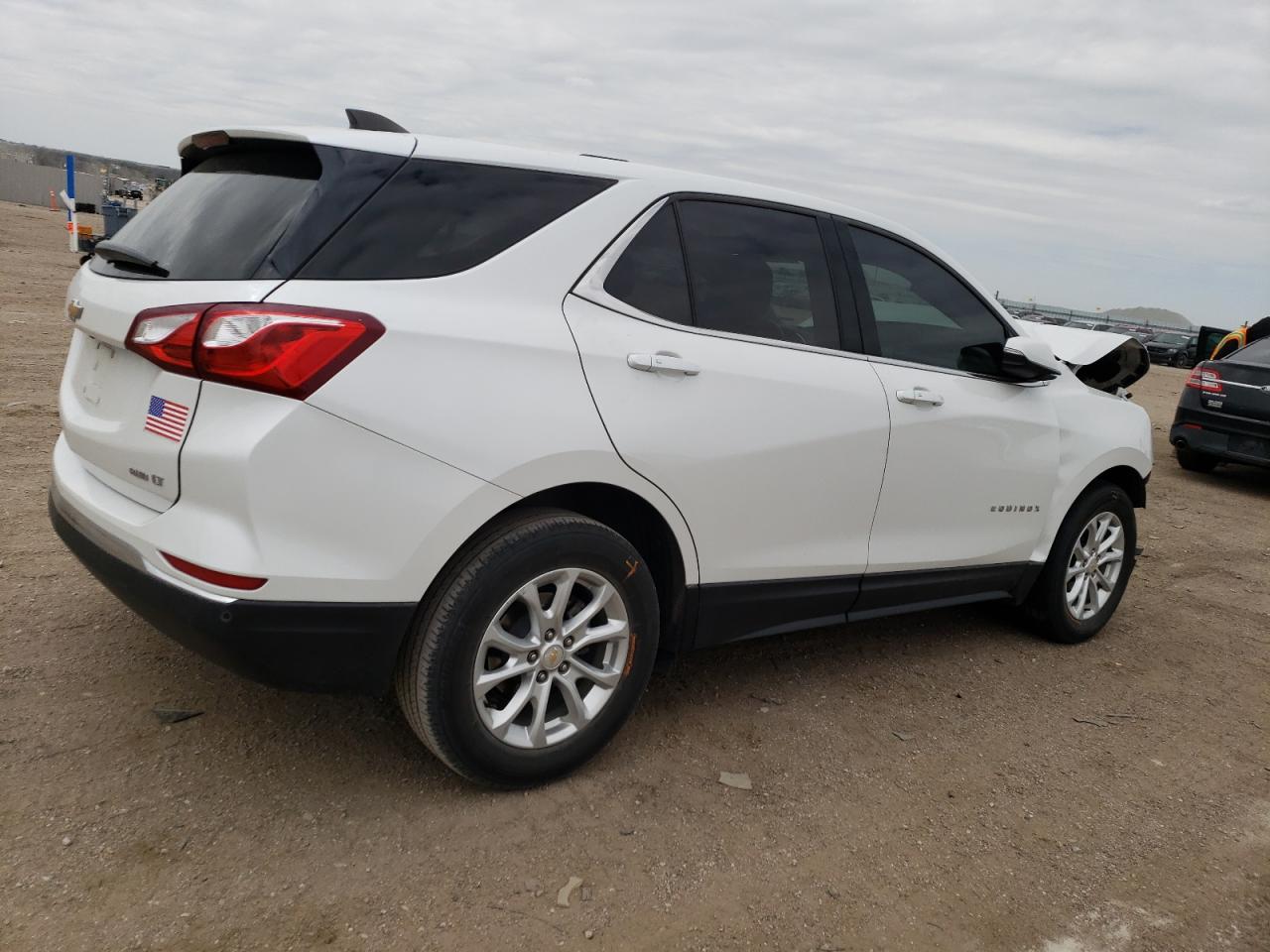 2GNAXSEV8J6261943 2018 Chevrolet Equinox Lt