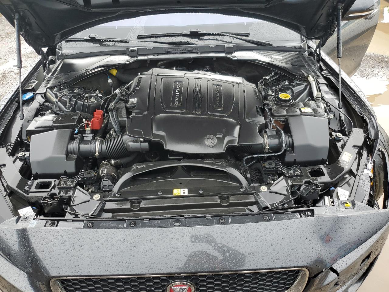 SAJAK4EV9JCP22725 2018 Jaguar Xe Prestige