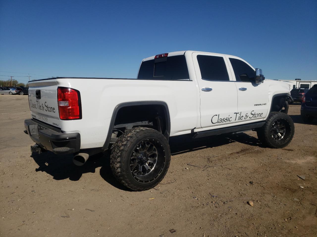 2016 GMC Sierra K2500 Denali vin: 1GT12UE81GF140022