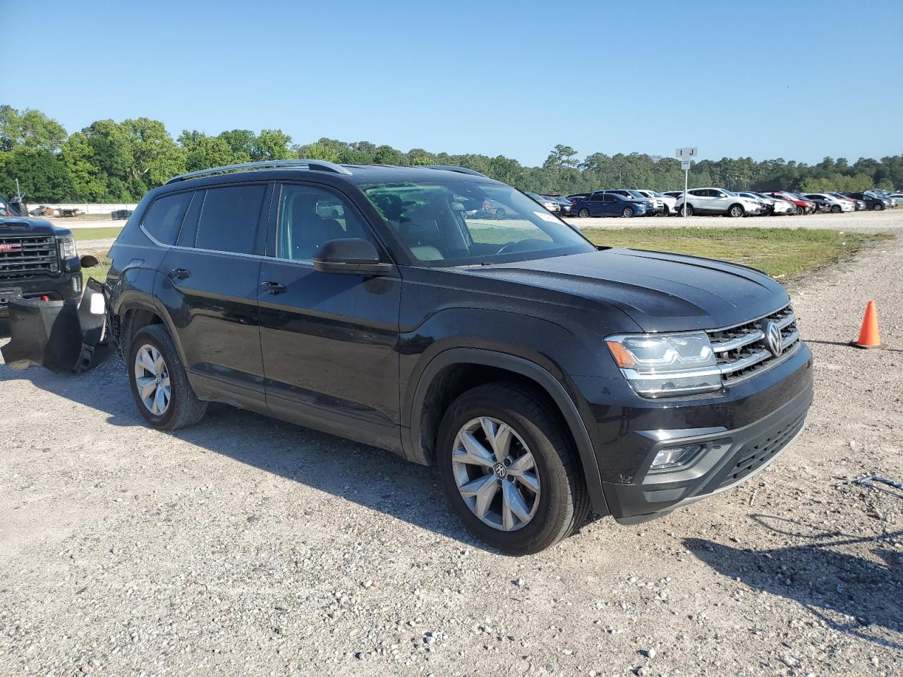 1V2DR2CA1JC548255 2018 Volkswagen Atlas Se