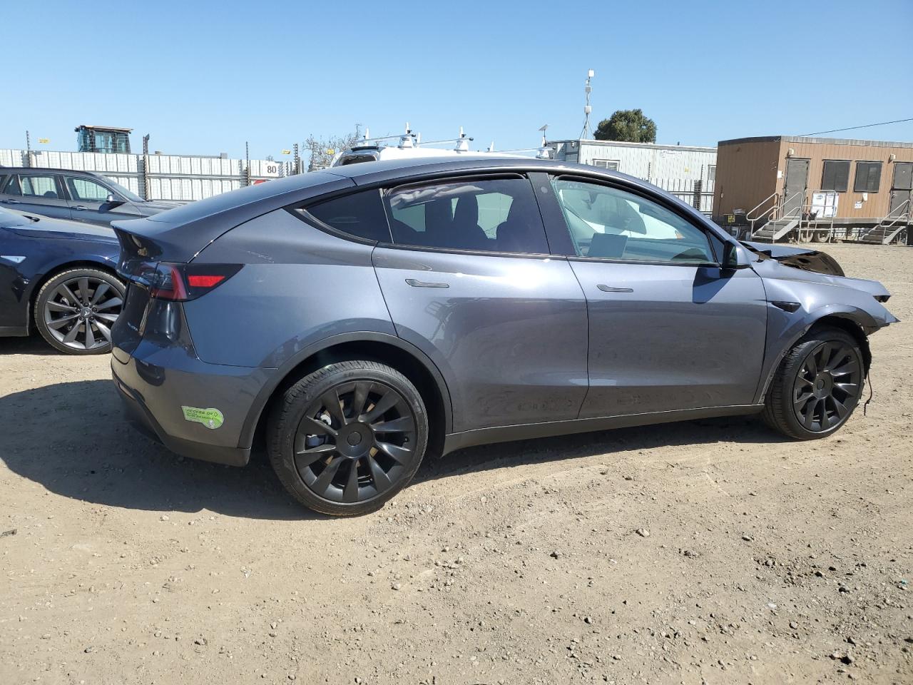 2023 Tesla Model Y vin: 7SAYGAEE9PF709971