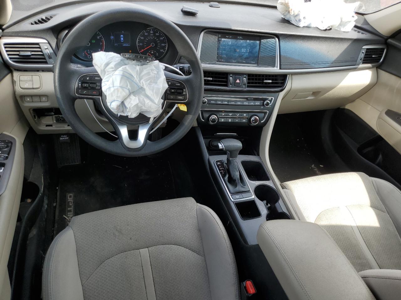 5XXGT4L3XJG190585 2018 Kia Optima Lx