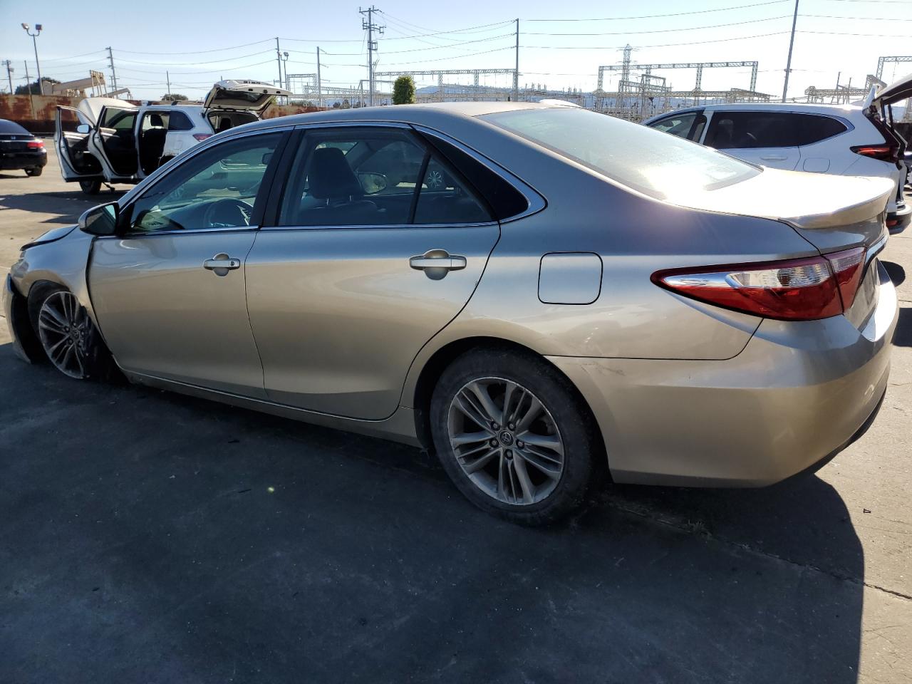 Lot #2493901248 2015 TOYOTA CAMRY LE