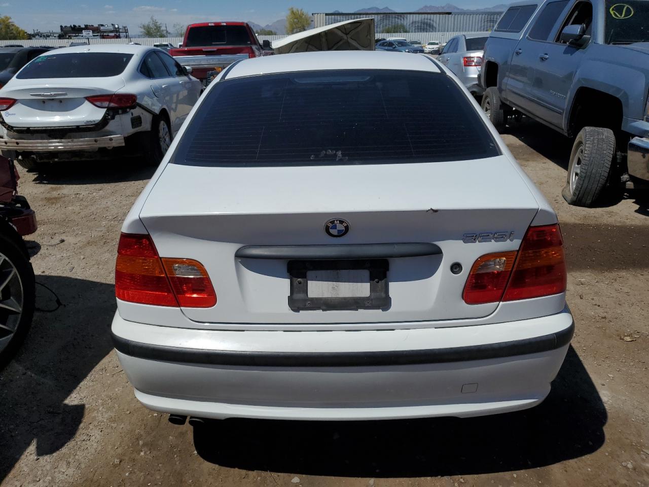 WBAET37482NG75186 2002 BMW 325 I