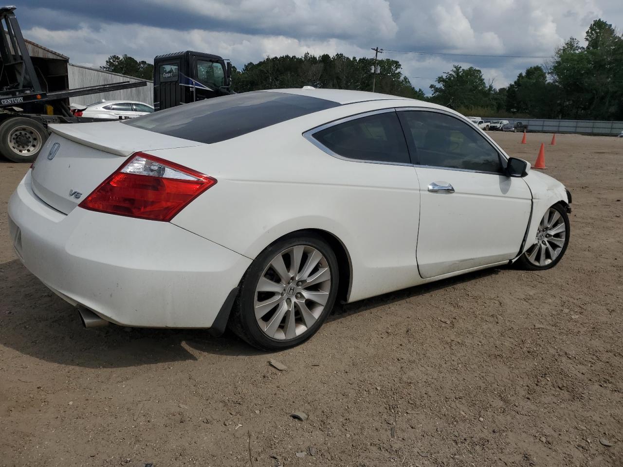 1HGCS2B89AA003854 2010 Honda Accord Exl