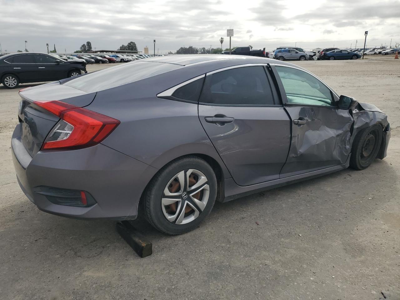 19XFC2F54HE216937 2017 Honda Civic Lx