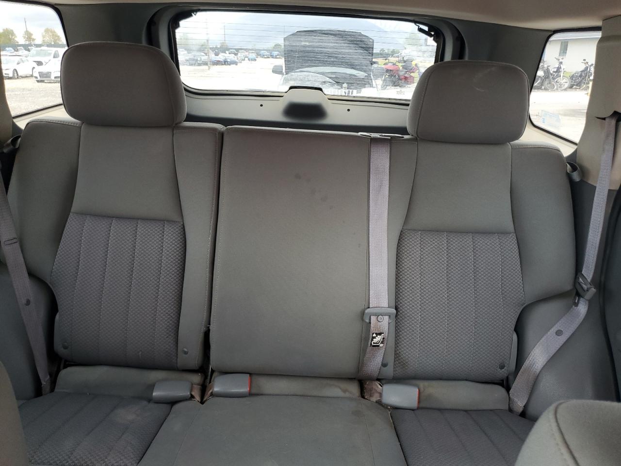 1J4GR48KX5C705129 2005 Jeep Grand Cherokee Laredo