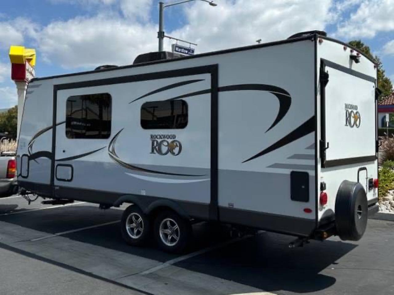 4X4TRLY26LZ166897 2020 Forest River Rockwood Roo