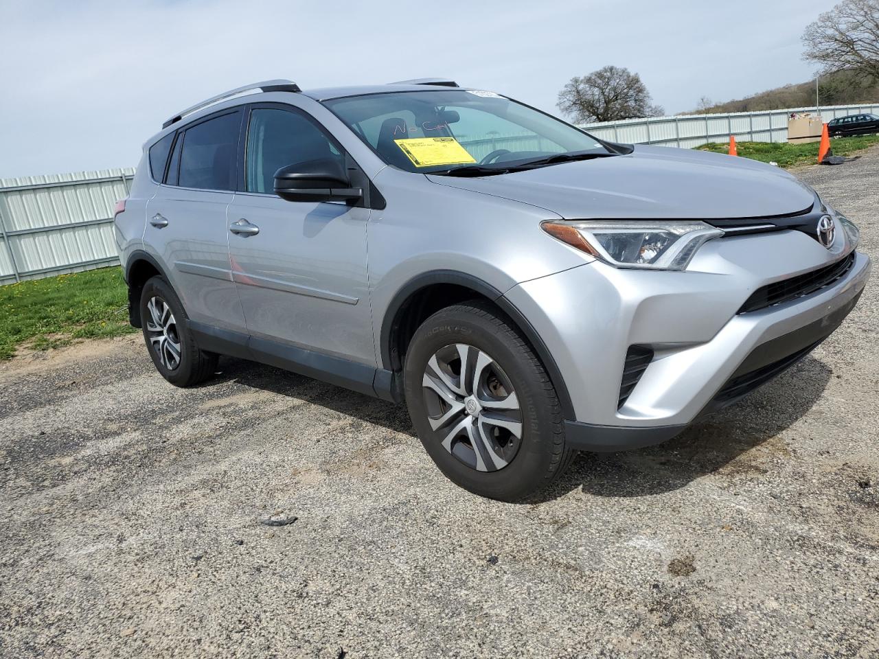 2T3BFREV1GW495119 2016 Toyota Rav4 Le