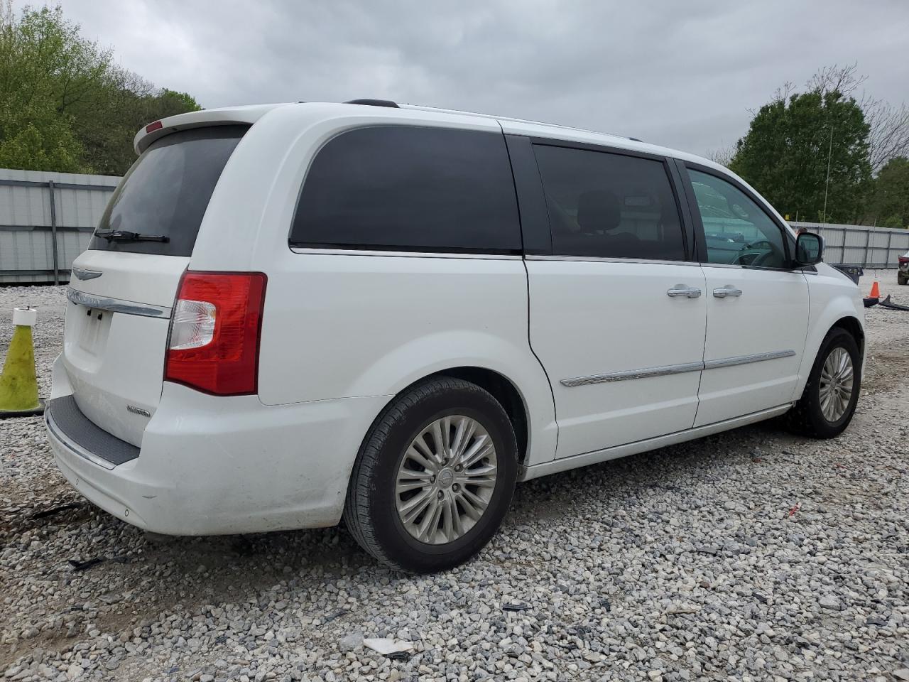 2015 Chrysler Town & Country Limited vin: 2C4RC1JGXFR697692