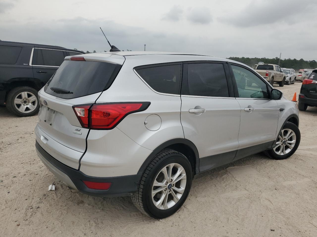 1FMCU0GD9KUA70985 2019 Ford Escape Se