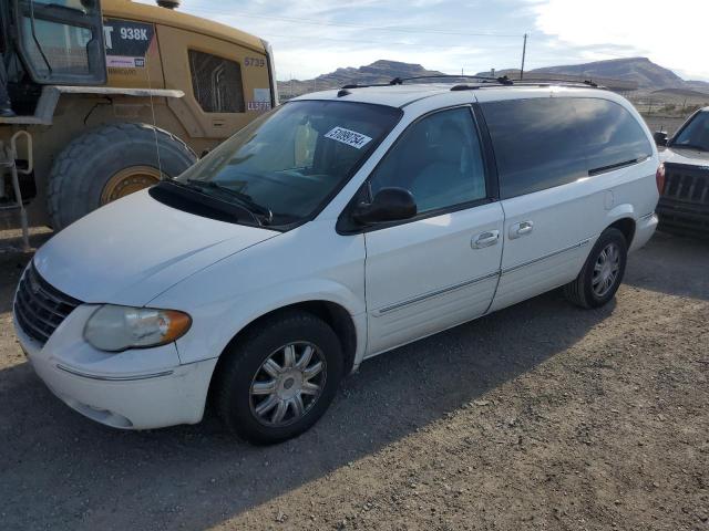 Lot #2473854159 2005 CHRYSLER TOWN & COU salvage car