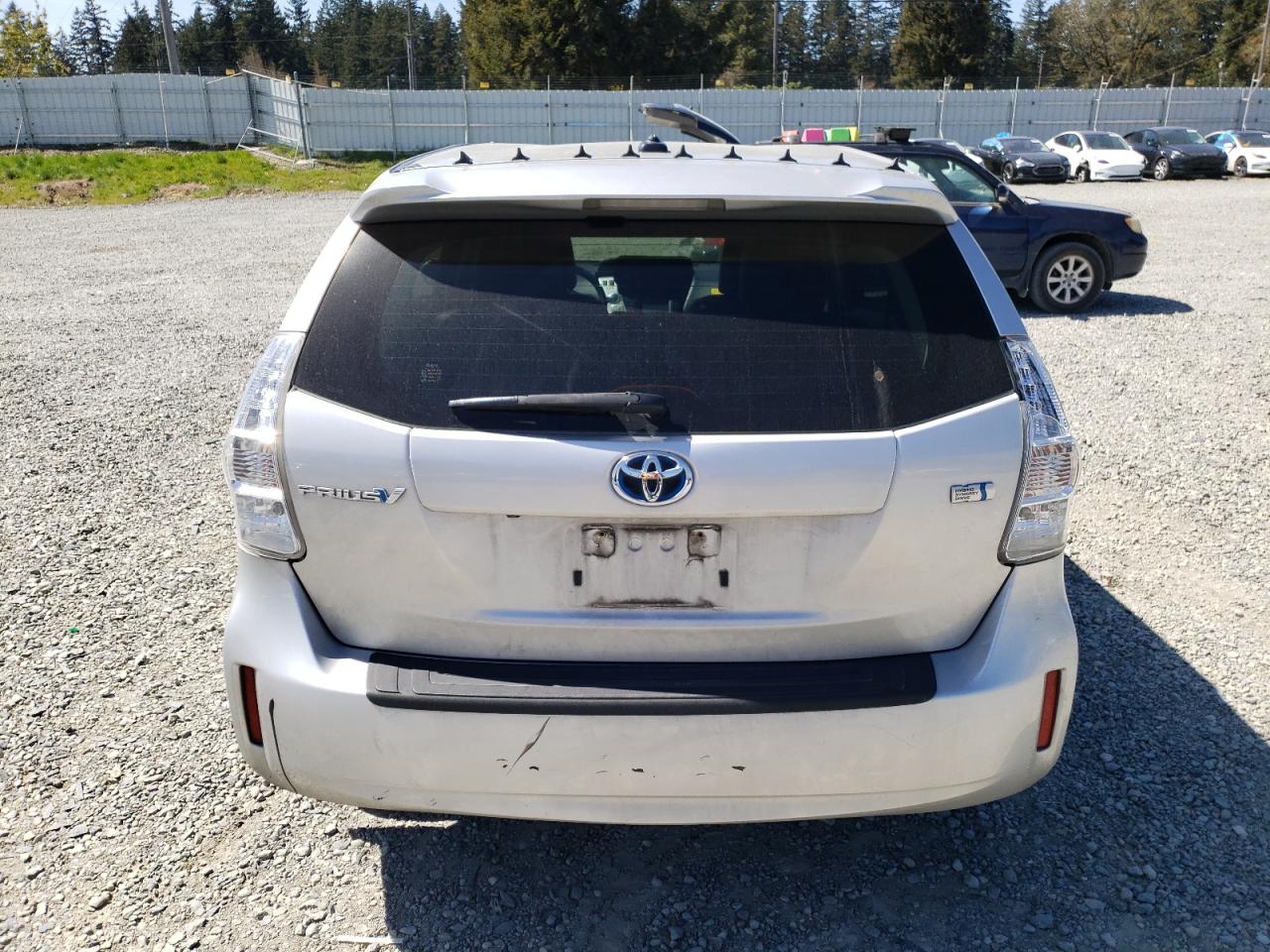 JTDZN3EUXEJ012499 2014 Toyota Prius V