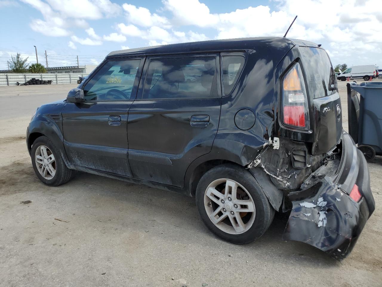 KNDJT2A26A7035299 2010 Kia Soul +