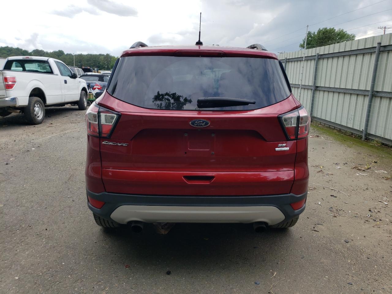 1FMCU0G92JUB62644 2018 Ford Escape Se