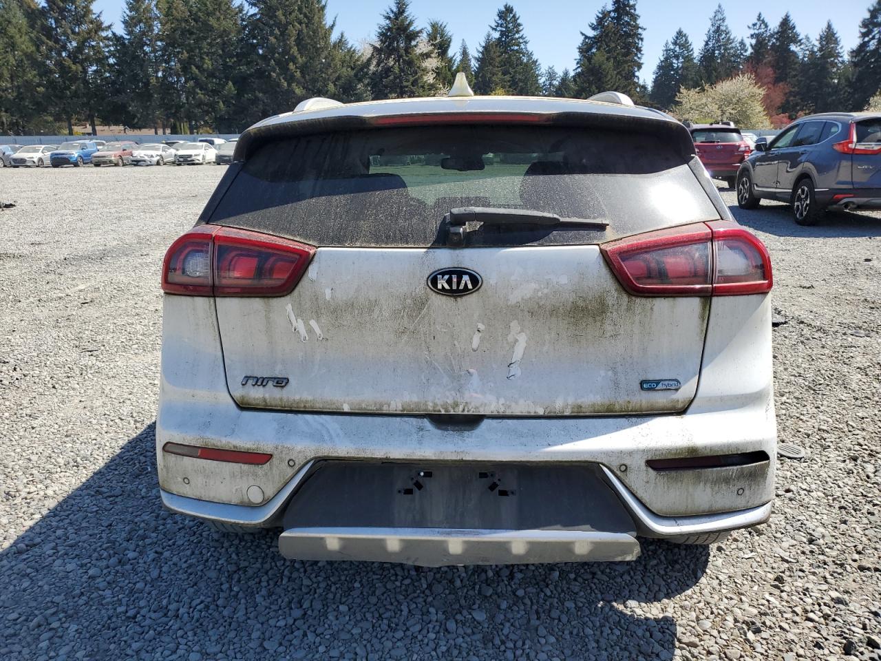 KNDCE3LC2K5351858 2019 Kia Niro Touring