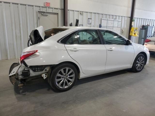 VIN 4T1BF1FK2GU543015 2016 Toyota Camry, LE no.3