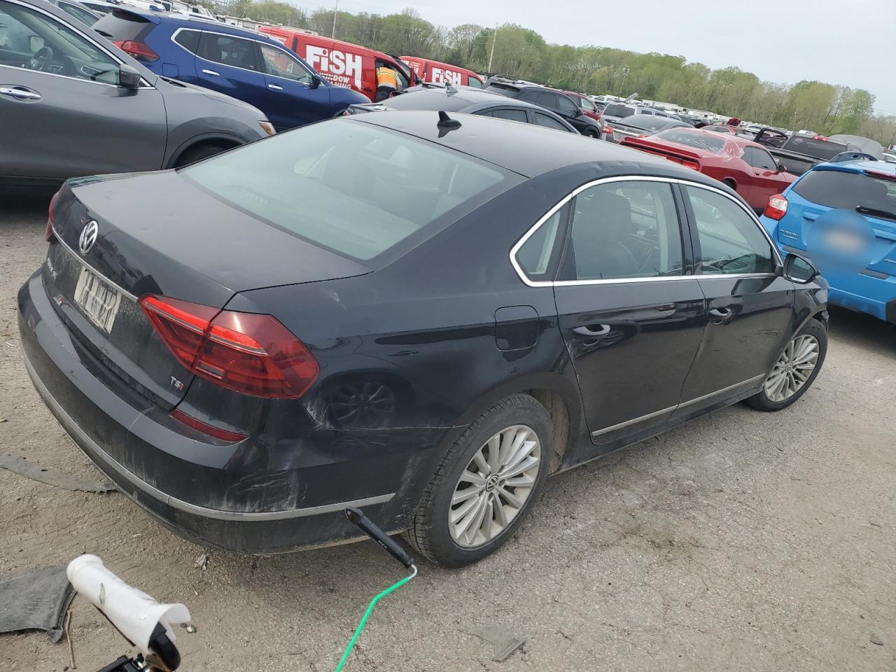 1VWBT7A34HC047444 2017 Volkswagen Passat Se