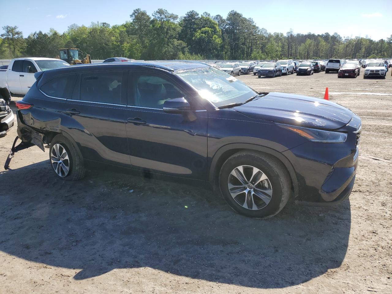 5TDGZRAH8MS536890 2021 Toyota Highlander Xle