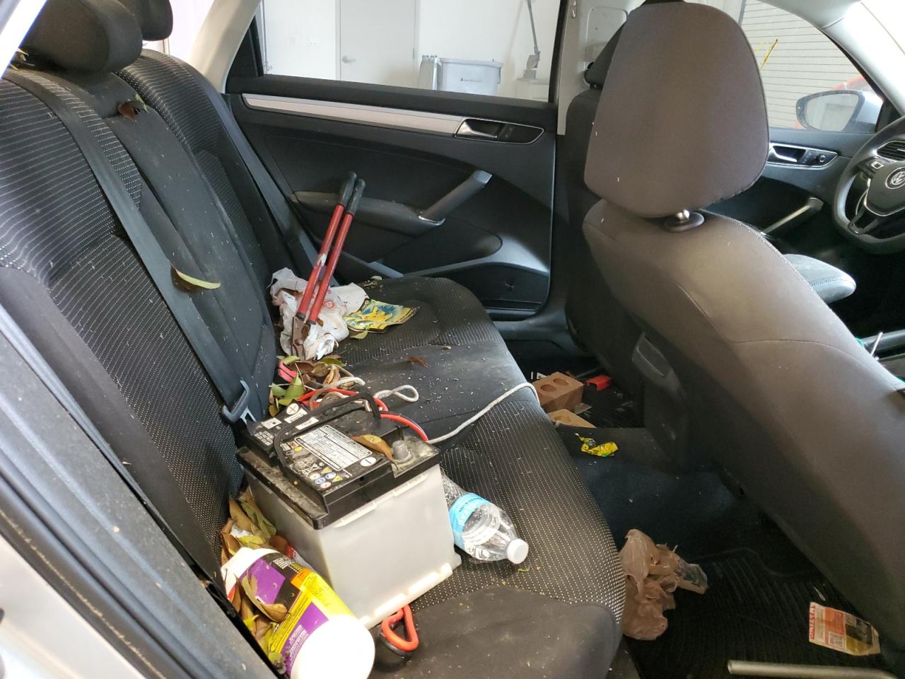 1VWAT7A39HC081794 2017 Volkswagen Passat S