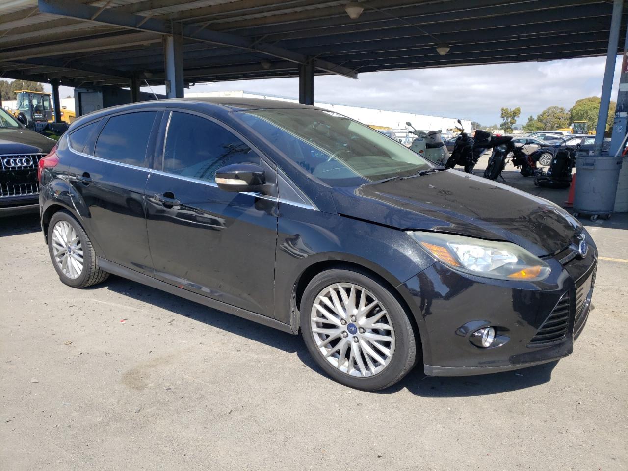 1FADP3N22EL375229 2014 Ford Focus Titanium