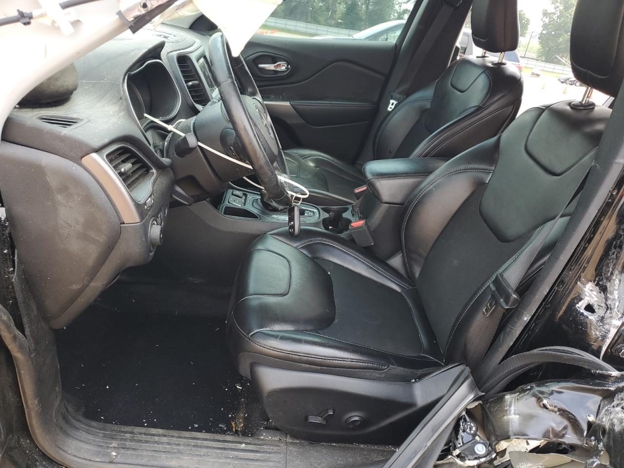 1C4PJLLBXKD332825 2019 Jeep Cherokee Latitude Plus