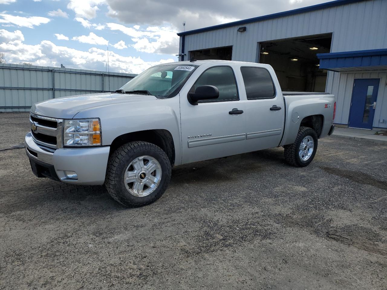 3GCPKSE30BG332686 2011 Chevrolet Silverado K1500 Lt