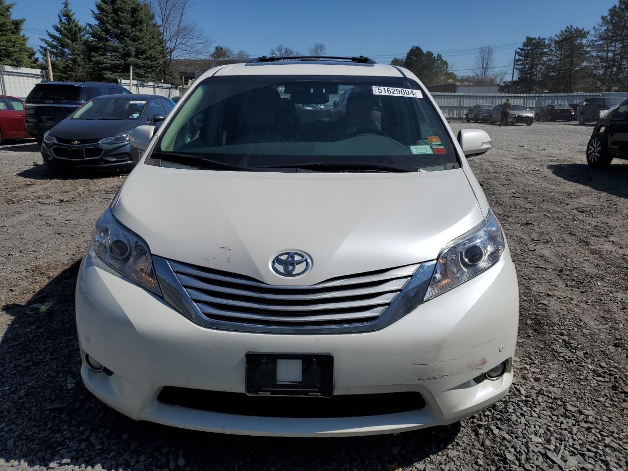 5TDDK3DC8ES090441 2014 Toyota Sienna Xle