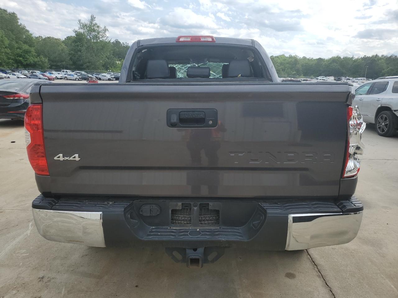 5TFDW5F14HX626148 2017 Toyota Tundra Crewmax Sr5