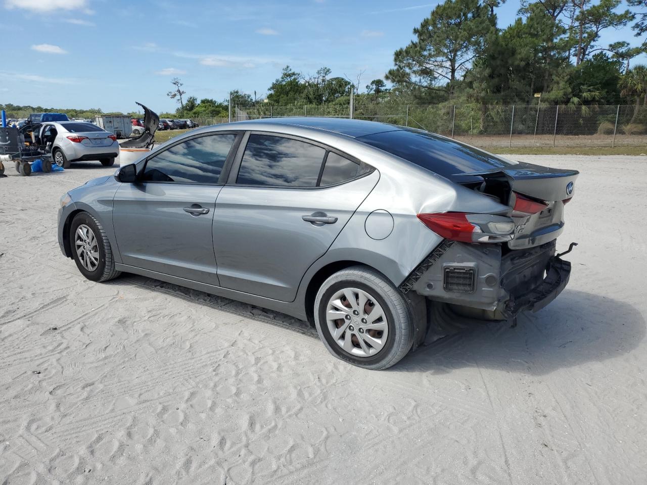 KMHD74LF0JU477862 2018 Hyundai Elantra Se