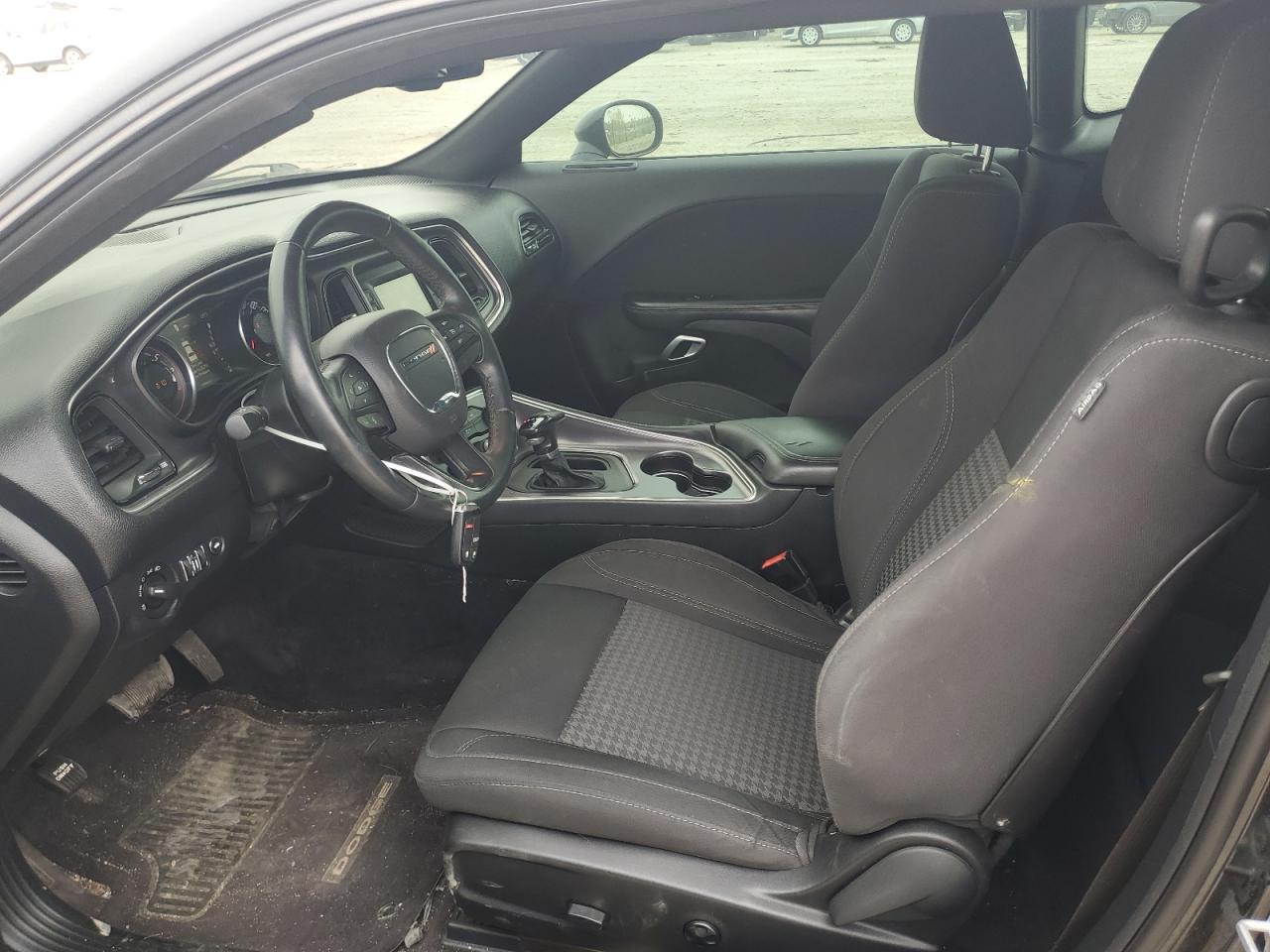 2C3CDZAG8GH352996 2016 Dodge Challenger Sxt