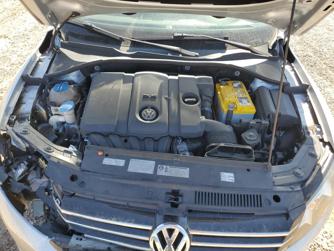 1VWBP7A31DC080240 2013 Volkswagen Passat Se